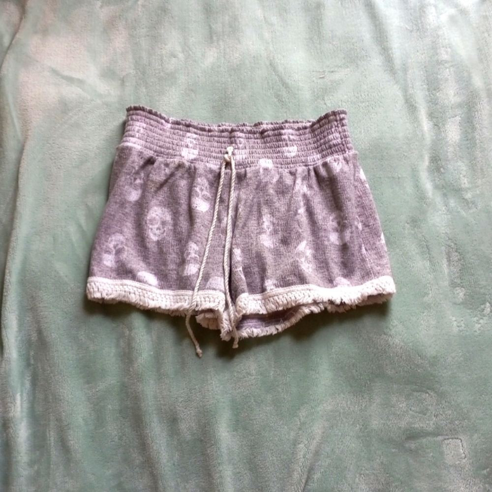 Grey skull summer shorts